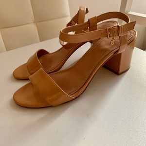Tory Burch Beige Laurel Sandals size 9